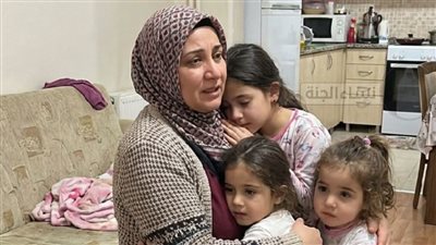 بعد وفاة امهم 