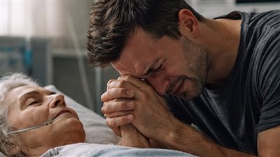 بعد ما أمي اتبرعتلي بكليتها قررت ابعتها دار المسنين حصريآ علي موقع لمحة بقلم الهواري 